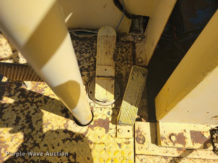 image for item KA9989 Pettibone PMW-12 scraper tractor