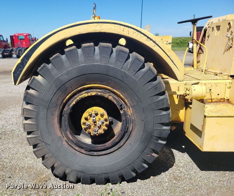 image for item KA9989 Pettibone PMW-12 scraper tractor