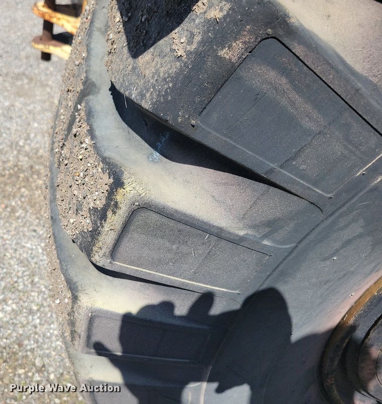 image for item KA9989 Pettibone PMW-12 scraper tractor