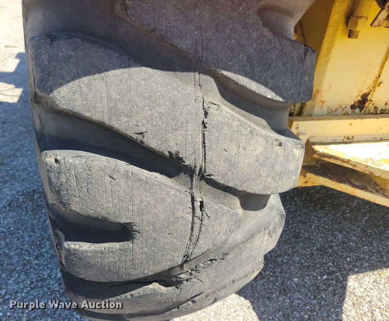 image for item KA9989 Pettibone PMW-12 scraper tractor