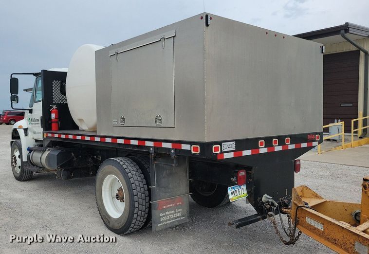 image for item KA9998 2017 International  4400 flatbed truck