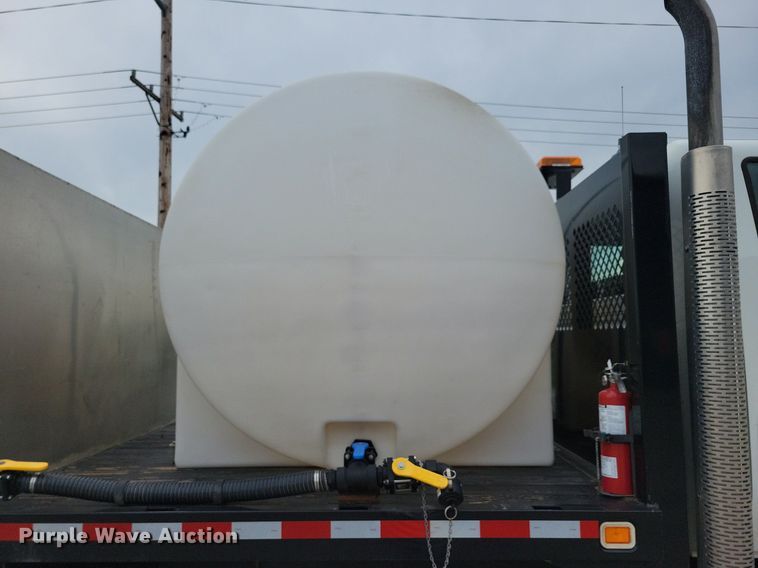 image for item KA9998 2017 International  4400 flatbed truck