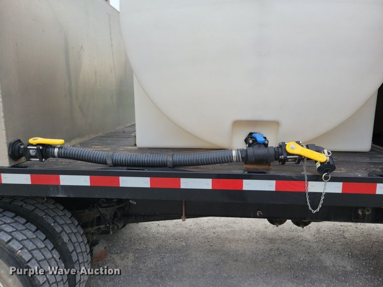 image for item KA9998 2017 International  4400 flatbed truck