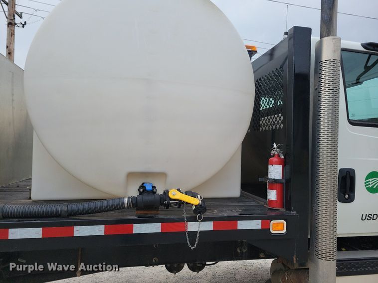 image for item KA9998 2017 International  4400 flatbed truck