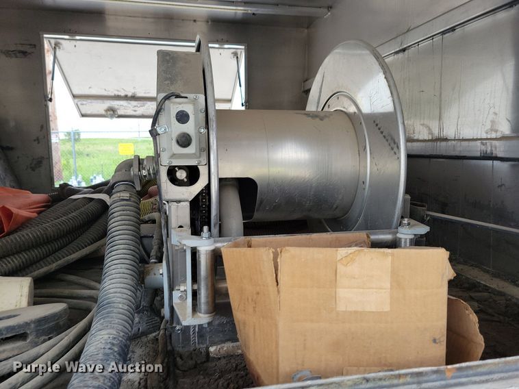 image for item KA9998 2017 International  4400 flatbed truck