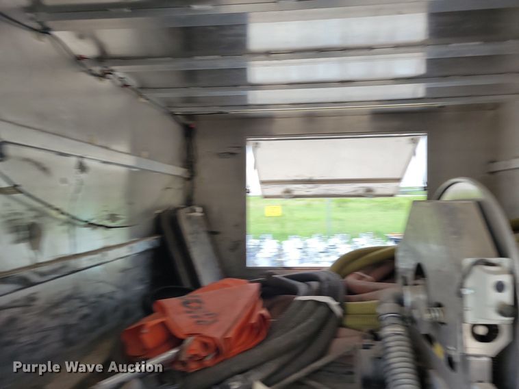 image for item KA9998 2017 International  4400 flatbed truck