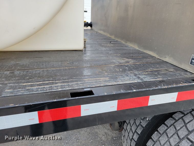 image for item KA9998 2017 International  4400 flatbed truck