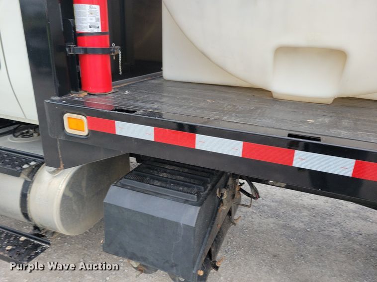 image for item KA9998 2017 International  4400 flatbed truck