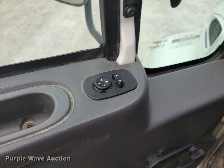 image for item KA9998 2017 International  4400 flatbed truck