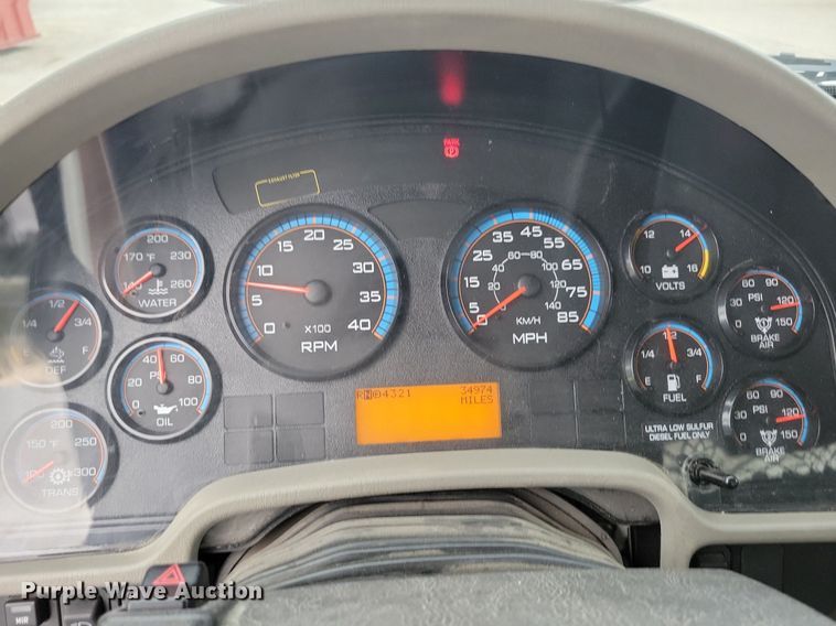 image for item KA9998 2017 International  4400 flatbed truck