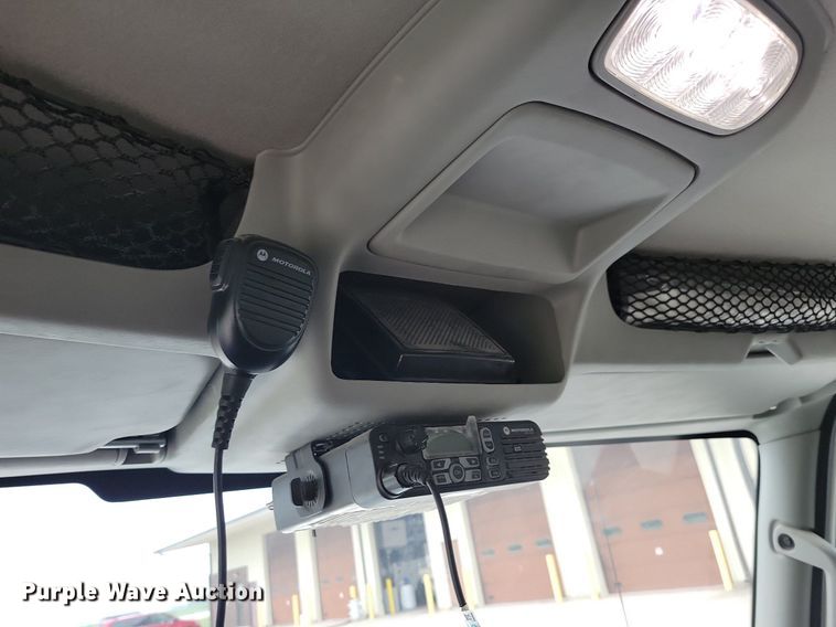 image for item KA9998 2017 International  4400 flatbed truck