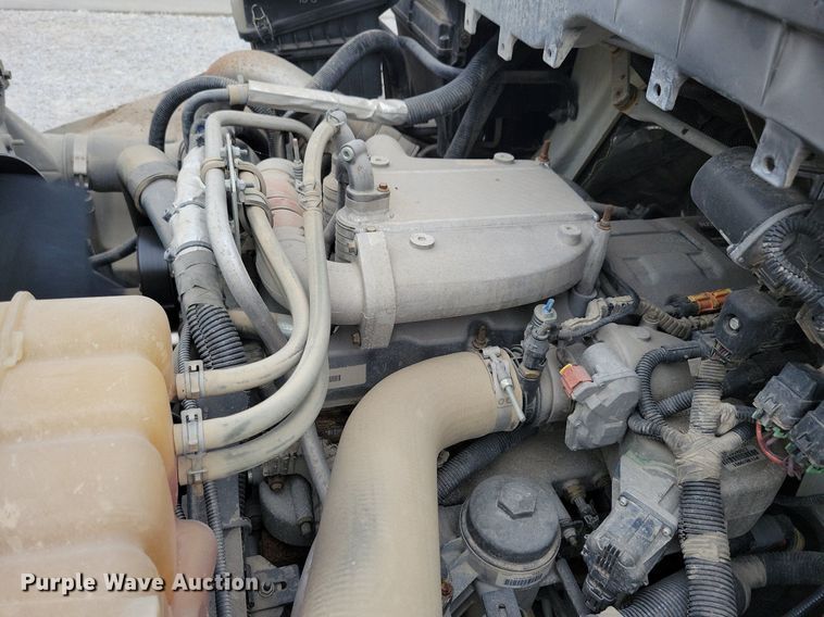 image for item KA9998 2017 International  4400 flatbed truck