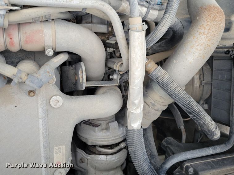 image for item KA9998 2017 International  4400 flatbed truck