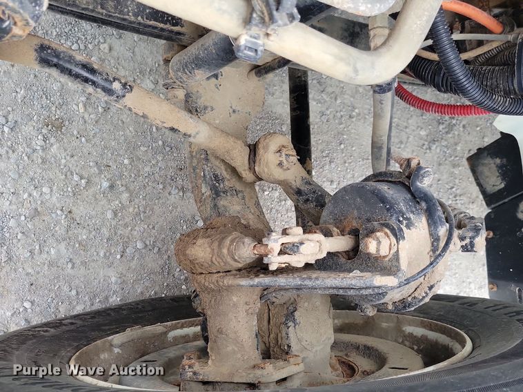 image for item KA9998 2017 International  4400 flatbed truck