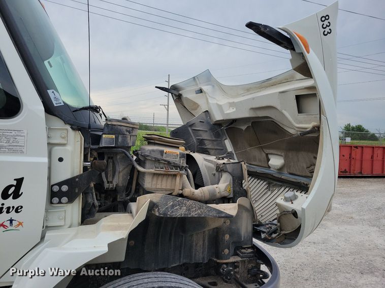 image for item KA9998 2017 International  4400 flatbed truck