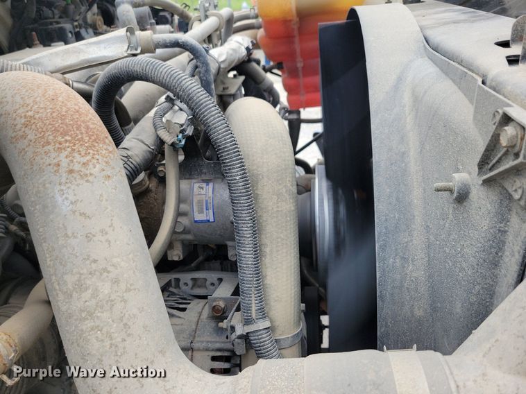 image for item KA9998 2017 International  4400 flatbed truck