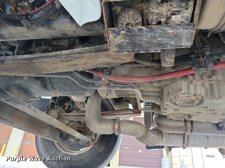 image for item KA9998 2017 International  4400 flatbed truck