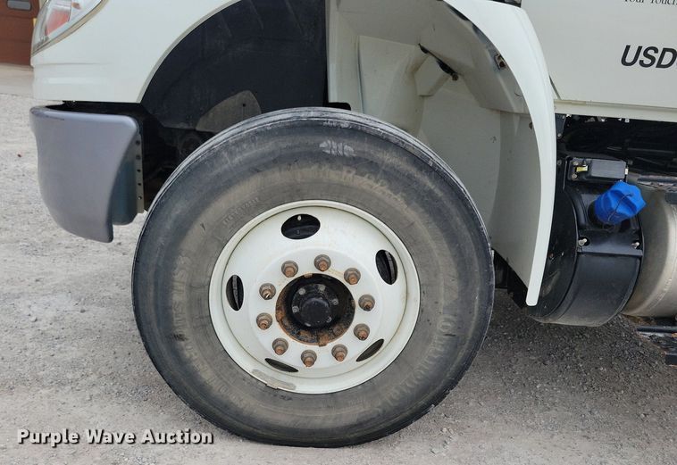 image for item KA9998 2017 International  4400 flatbed truck