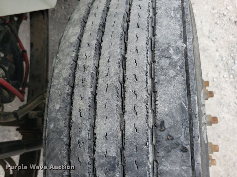 image for item KA9998 2017 International  4400 flatbed truck