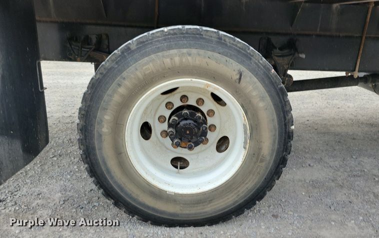 image for item KA9998 2017 International  4400 flatbed truck