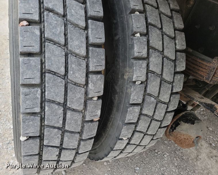 image for item KA9998 2017 International  4400 flatbed truck