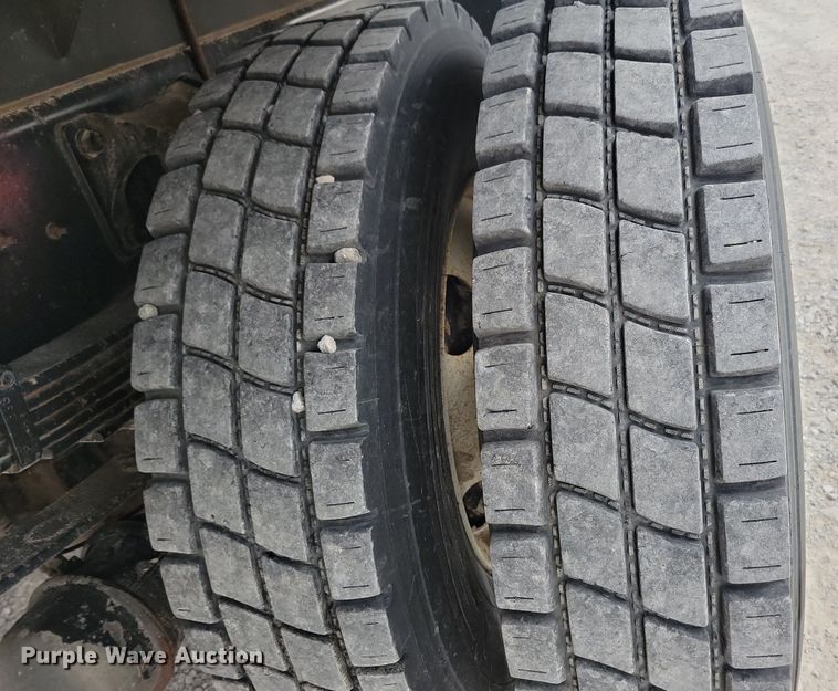 image for item KA9998 2017 International  4400 flatbed truck