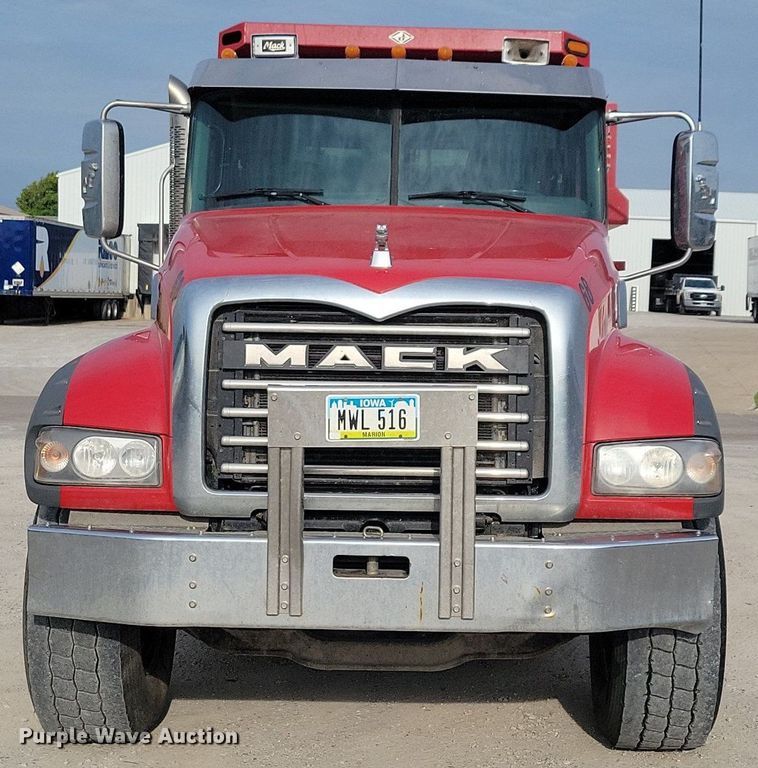 image for item KB9012 2018 Mack GU713 dump truck
