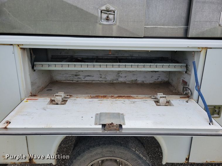 image for item KB9014 2012 Ford F550 utility / service truck