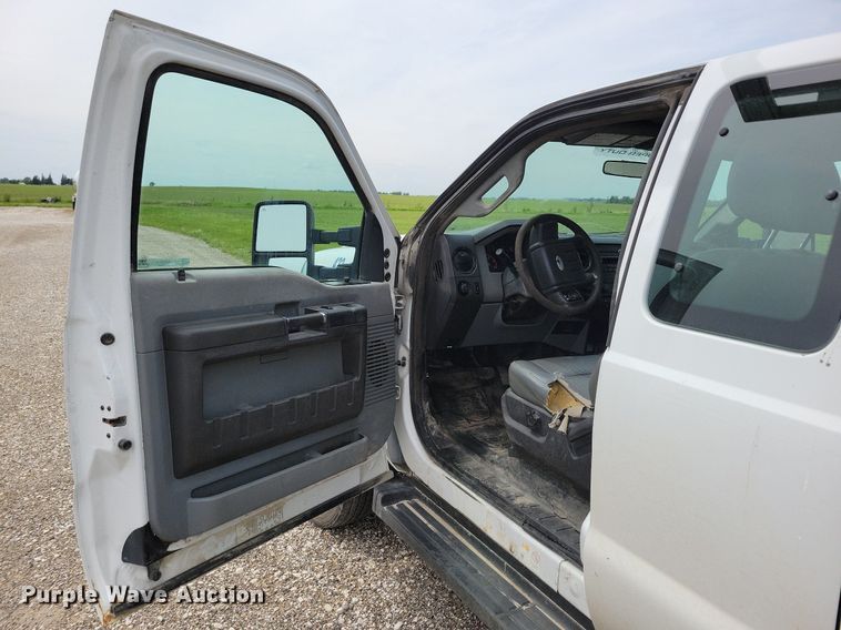 image for item KB9014 2012 Ford F550 utility / service truck