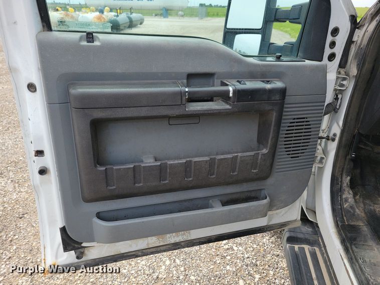 image for item KB9014 2012 Ford F550 utility / service truck