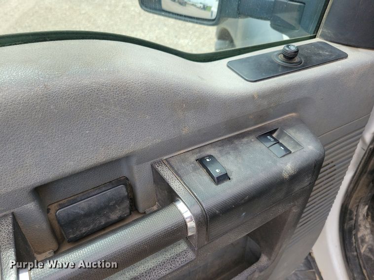 image for item KB9014 2012 Ford F550 utility / service truck