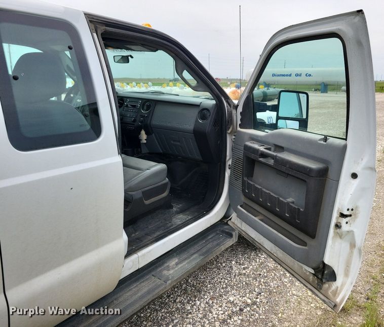 image for item KB9014 2012 Ford F550 utility / service truck