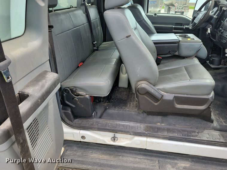 image for item KB9014 2012 Ford F550 utility / service truck