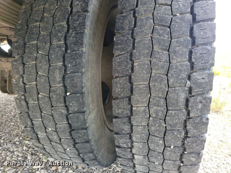 image for item KB9014 2012 Ford F550 utility / service truck