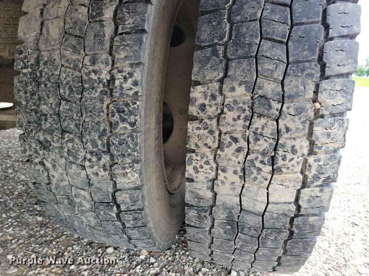 image for item KB9014 2012 Ford F550 utility / service truck