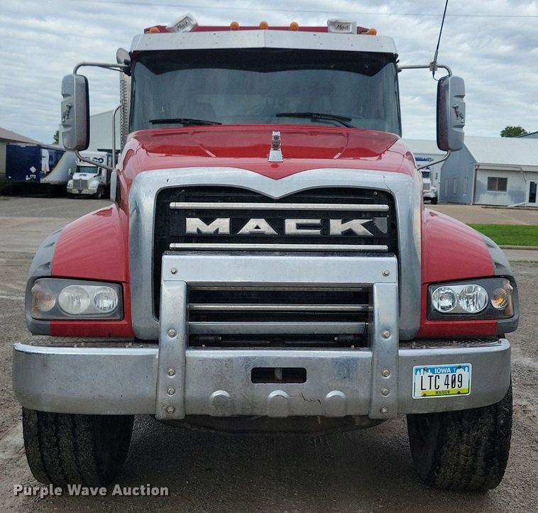 image for item KB9025 2016 Mack GU713 dump truck