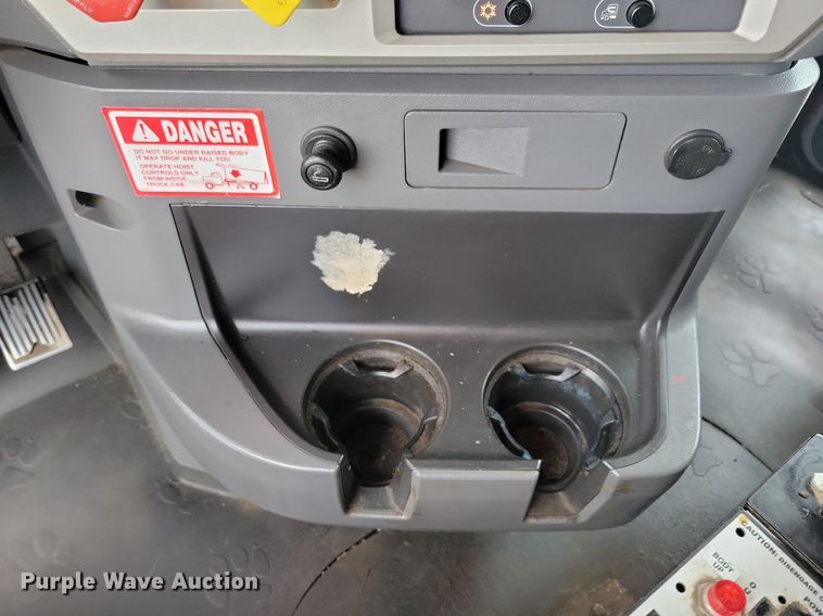 image for item KB9025 2016 Mack GU713 dump truck