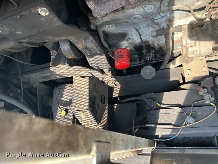 image for item LR9355 2002 International  9400i vacuum truck