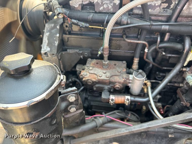 image for item LR9355 2002 International  9400i vacuum truck