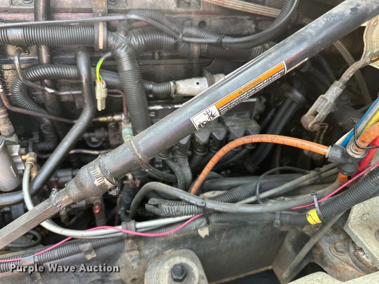 image for item LR9355 2002 International  9400i vacuum truck