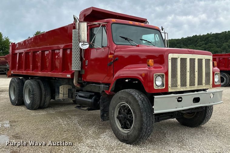 image for item LR9381 1992 International  2554 dump truck
