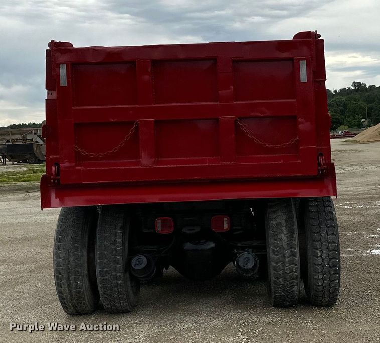 image for item LR9381 1992 International  2554 dump truck