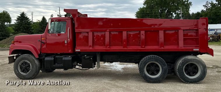 image for item LR9381 1992 International  2554 dump truck