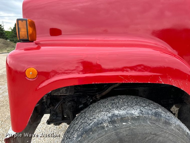 image for item LR9381 1992 International  2554 dump truck