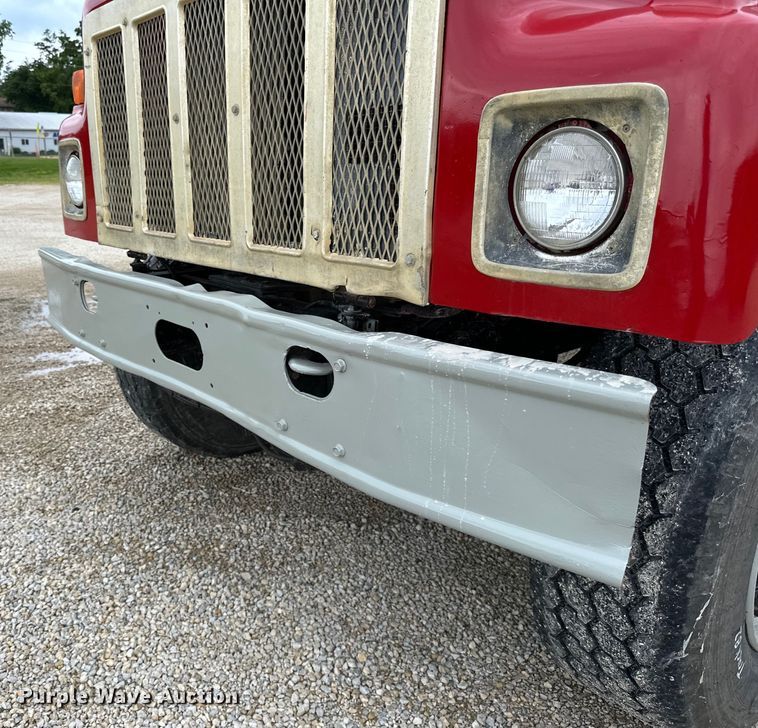 image for item LR9381 1992 International  2554 dump truck