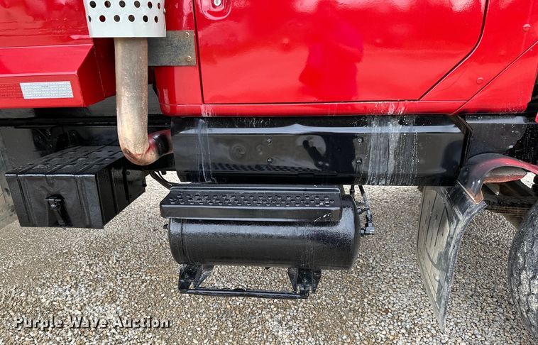 image for item LR9381 1992 International  2554 dump truck