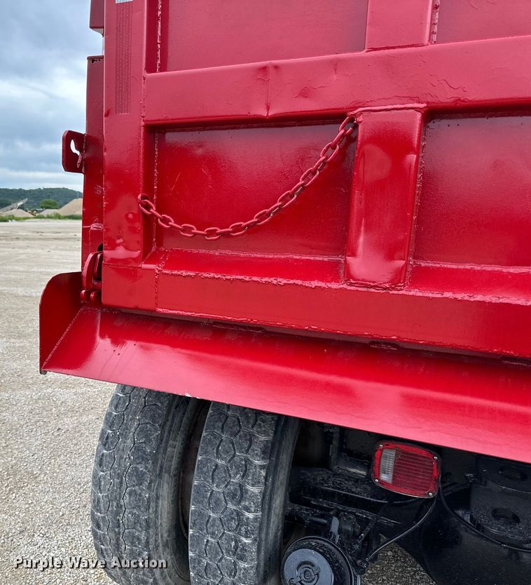 image for item LR9381 1992 International  2554 dump truck