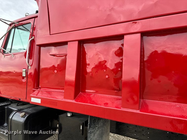 image for item LR9381 1992 International  2554 dump truck