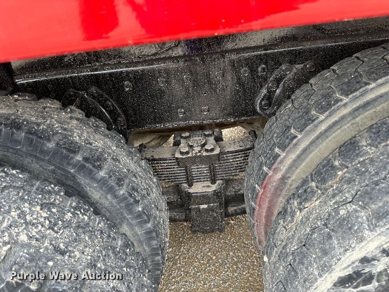 image for item LR9381 1992 International  2554 dump truck