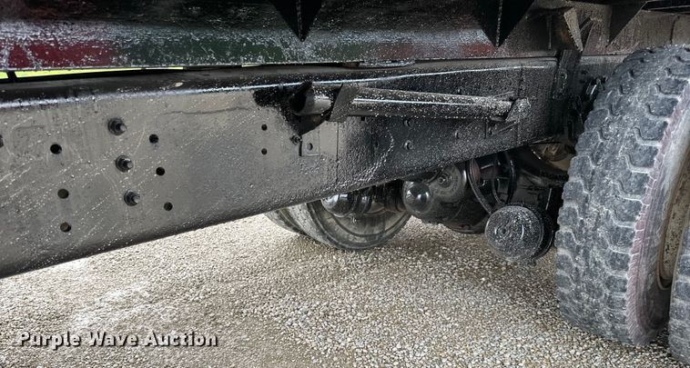 image for item LR9381 1992 International  2554 dump truck